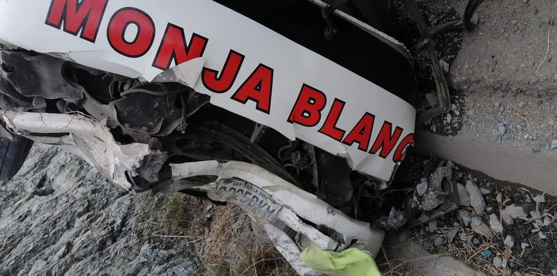 El autobús de transportes Monja Blanca se accidentó en el kilómetro 102 de la ruta a las Verapaces. (Foto: Eduardo Sam)