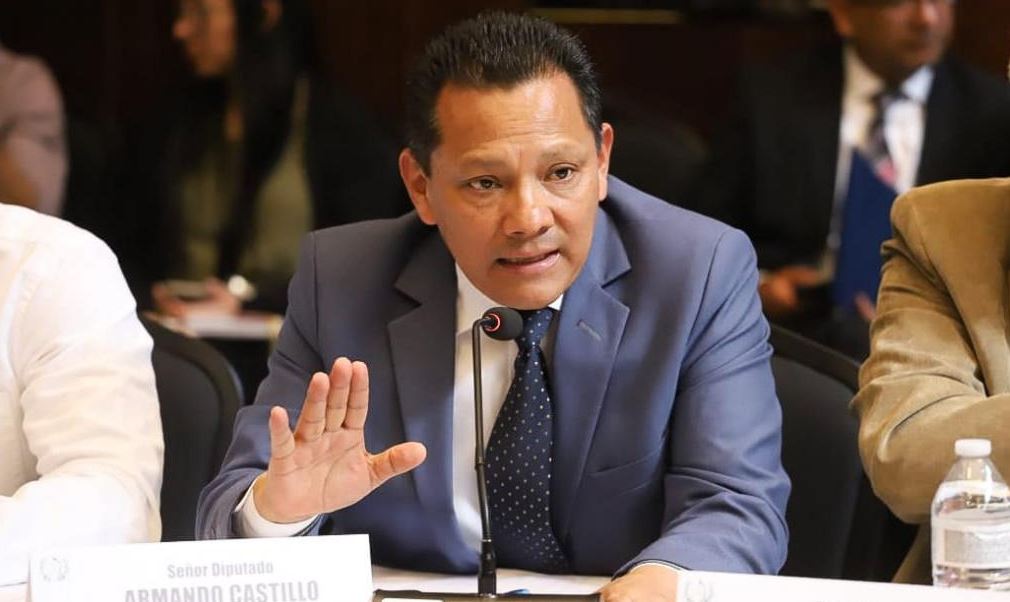El diputado Armando Castillo aseguró que buscarán aprobar la iniciativa 5564 de urgencia nacional, el próximo martes. (Foto: Congreso de la República)