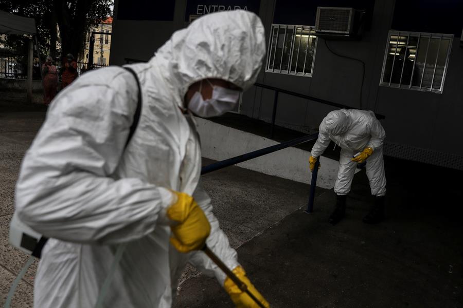 Brasil vivió este miércoles el día de más fallecidos por el COVID-19. En total fueron 615 muertos para un total de 8 mil 536 en lo que va de la pandemia. (Foto: EFE)