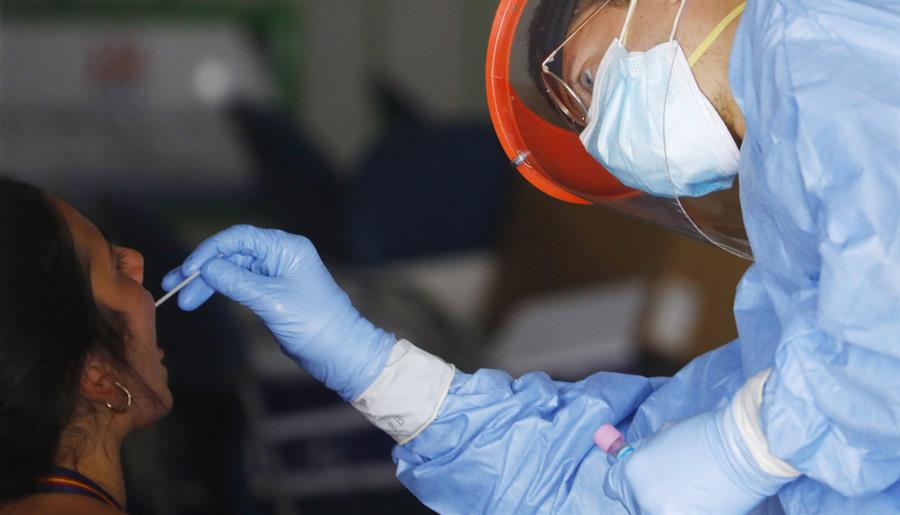 España se acerca a los 600 mil contagios de COVID-19 donde se registraron 27 mil el fin de semana. Además existen cuatro reinfecciones en Cataluña