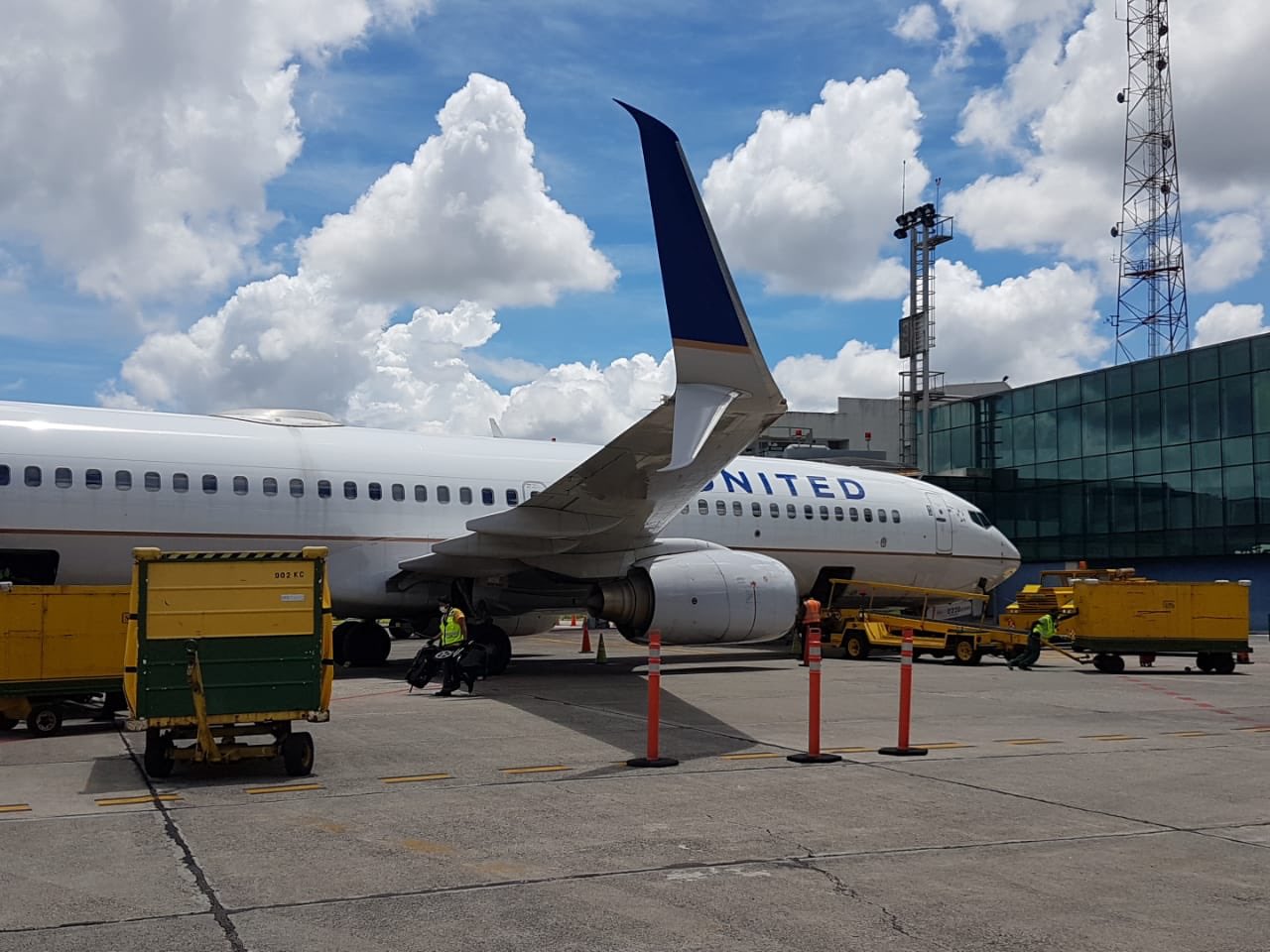 Las autoridades anunciaron que el Aeropuerto La Aurora comenzará a recibir vuelos a partir del 18 de septiembre. (Foto: Dirección General de Aeronáutica Civil)