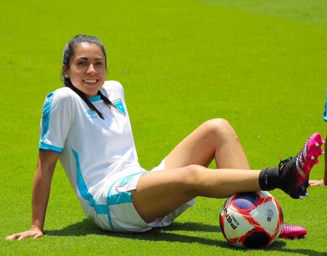 La futbolista guatemalteca Ana Lucía Martínez se pronunció sobre su no convocatoria a la Selección Nacional por parte del técnico Eddy Espinoza. Guatemala se alista para iniciar la eliminatoria mundialista con rumbo a la Copa del Mundo de Australia y Nueva Zelanda de 2023.