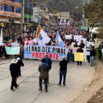 Vecinos del Valle de Palajunoj, área rural de la ciudad de Quetzaltenango, realizaron una manifestación pacífica contra el Plan de Ordenamiento Territorial (POT). Esto frente a la municipalidad con el fin que el Concejo suspenda dicho plan únicamente para 10 comunidades que conforman el Valle.
