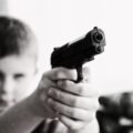 Arrestan a niño de 12 años por amenaza de tiroteo en colegio
