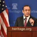 La Fundación Heritage, afirma que el presidente Alejandro Giammattei acusó al embajador de Estados Unidos en Guatemala, William w. Popp, de planear derrocarlo
