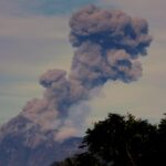 Las autoridades de Guatemala indicaron que se mantienen en alerta por el aumento de actividad desde el pasado 2 de julio en el volcán de Fuego.
