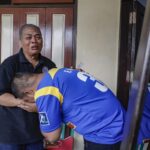 Las autoridades de Indonesia elevaron a 131 el número de muertos por la estampida en un estadio de fútbol de la isla de Java. Mientras que los heridos sobrepasan las 400 personas.