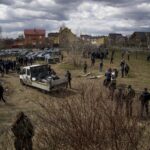 La policía ucraniana ha completado en las últimas horas los trabajos de exhumación de cadáveres de un enterramiento masivo. Este localizado en la ciudad de Lyman, en la región oriental de Donetsk.