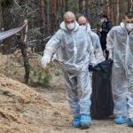 Las autoridades ucranianas informaron del hallazgo de una fosa común con por lo menos 17 cuerpos cerca del pueblo de Kopanki, en la región de Járkov.