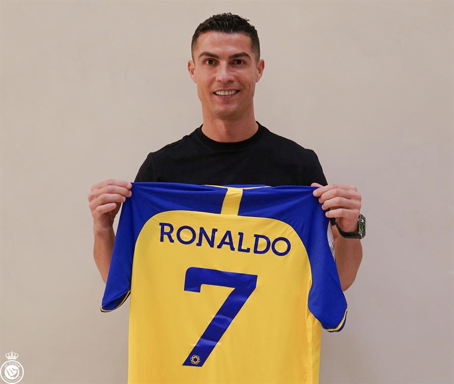 El club saudí Al Nassr anunció que mañana, martes, será la presentación del astro portugués Cristiano Ronaldo en Riad, después que se hiciera su oficial su fichaje el pasado viernes.