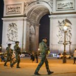 Las autoridades de Francia detuvieron a al menos 157 personas en la sexta noche consecutiva de disturbios en el país.