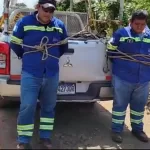 Vecinos de San José La Máquina, Suchitepéquez, amarraron a dos trabajadores de ENERGUATE, en protesta por las fallas en el servicio de energía eléctrica.