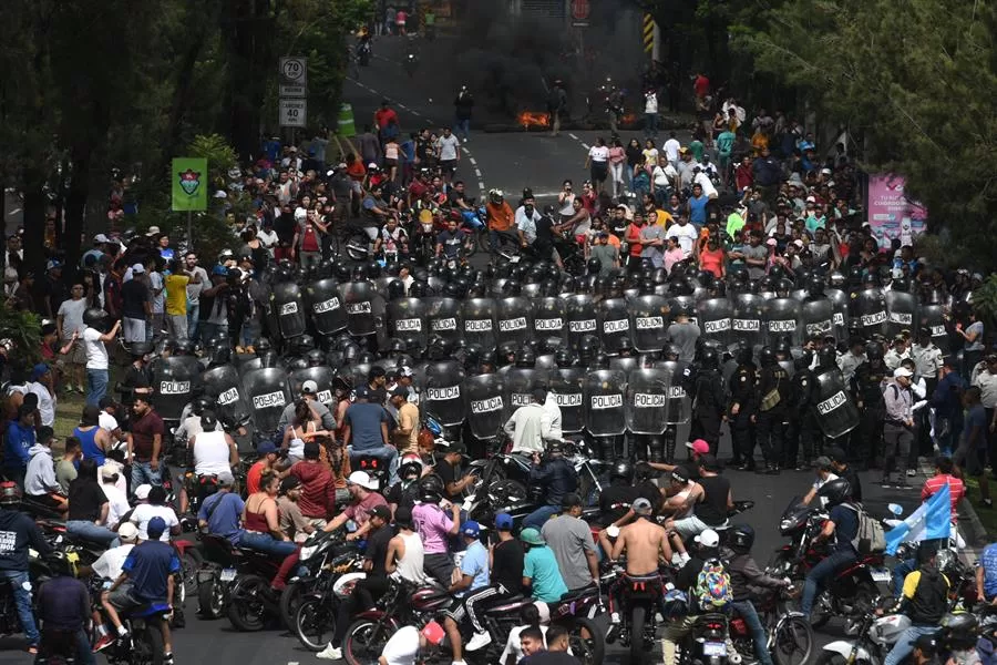 Protests in Guatemala trigger increase in vegetable costs in El Salvador