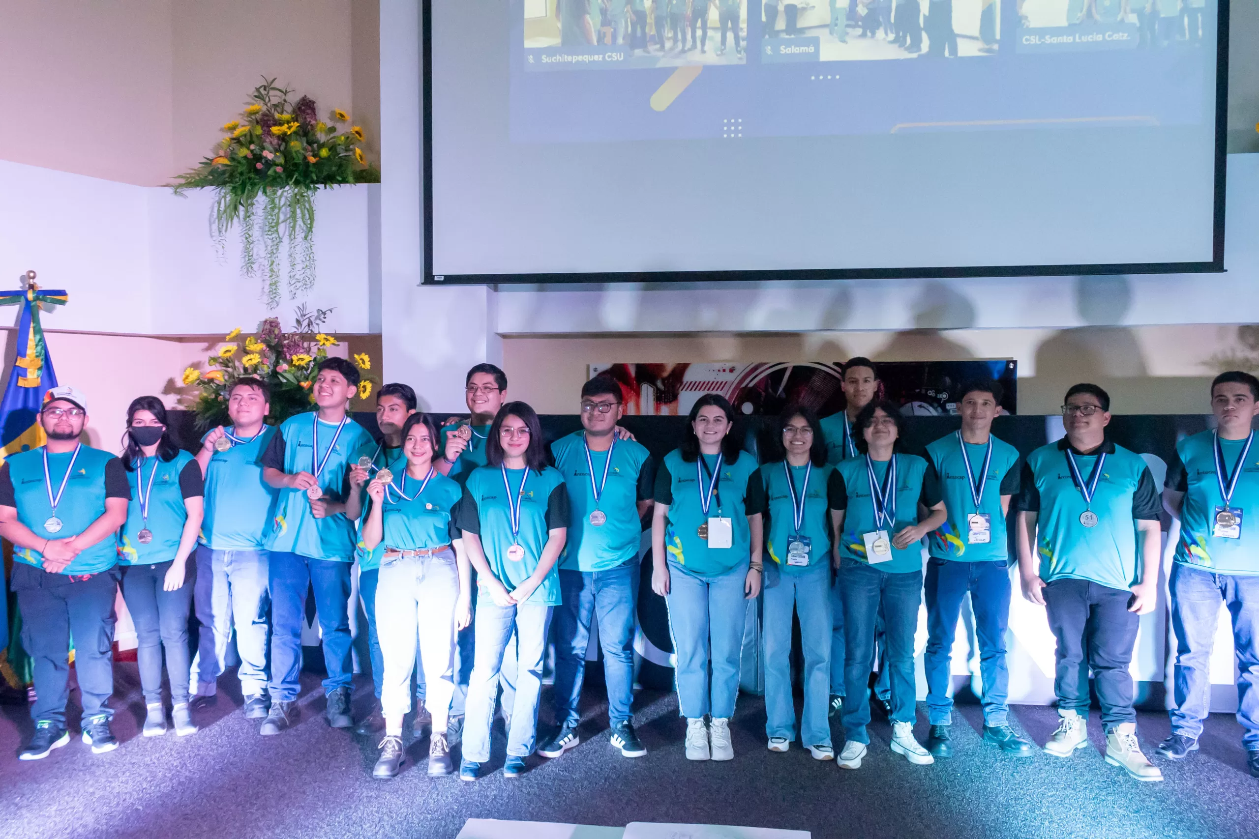 INTECAP premia a competidores en las Competencias Tecnológicas Nacionales WorldSkills en Guatemala