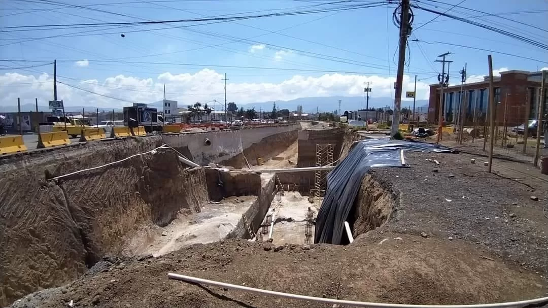 La construcción de un paso a desnivel en Quetzaltenango, que servirá para ayudar el tránsito vehicular, lleva alrededor de cinco meses de detenida.