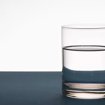 Prepararse para una entrevista de trabajo implica afrontar un momento clave en el que cada detalle cuenta y la prueba del vaso de agua puede ser determinante.