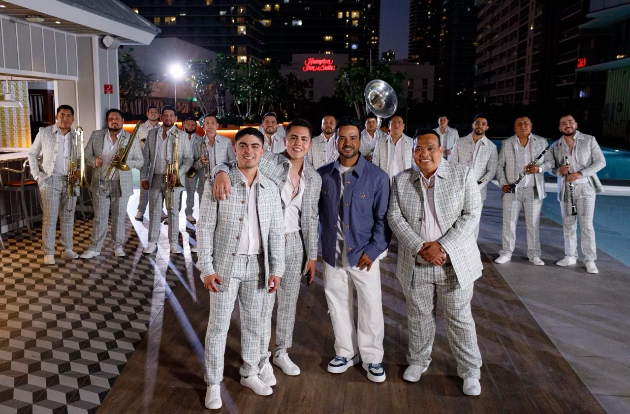 Banda Los Sebastianes y Luis Fonsi fusionan el regional mexicano y el pop latino en su nuevo sencillo