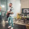 "Pulso Acelerado": la nueva canción de Iván Castro que revive los nervios del primer amor