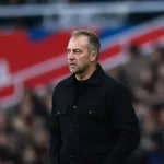 El entrenador del FC Barcelona, Hansi Flick, celebró que su equipo lucha "por todos los títulos", algo que "nadie hubiera imaginado" en el inicio de la temporada, pero insistió en su filosofía de pensar partido a partido, después de golear (4-0) a la Real Sociedad y afianzar el liderato de la Liga.