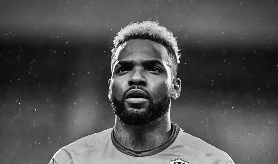 El delantero internacional gabonés Aaron Boupendza, de 28 años, falleció en la ciudad china de Hangzhou, al caer de edificio. Así lo confirmó de forma oficial, el presidente de Gabón, Brice Clotaire Oligui Nguema.