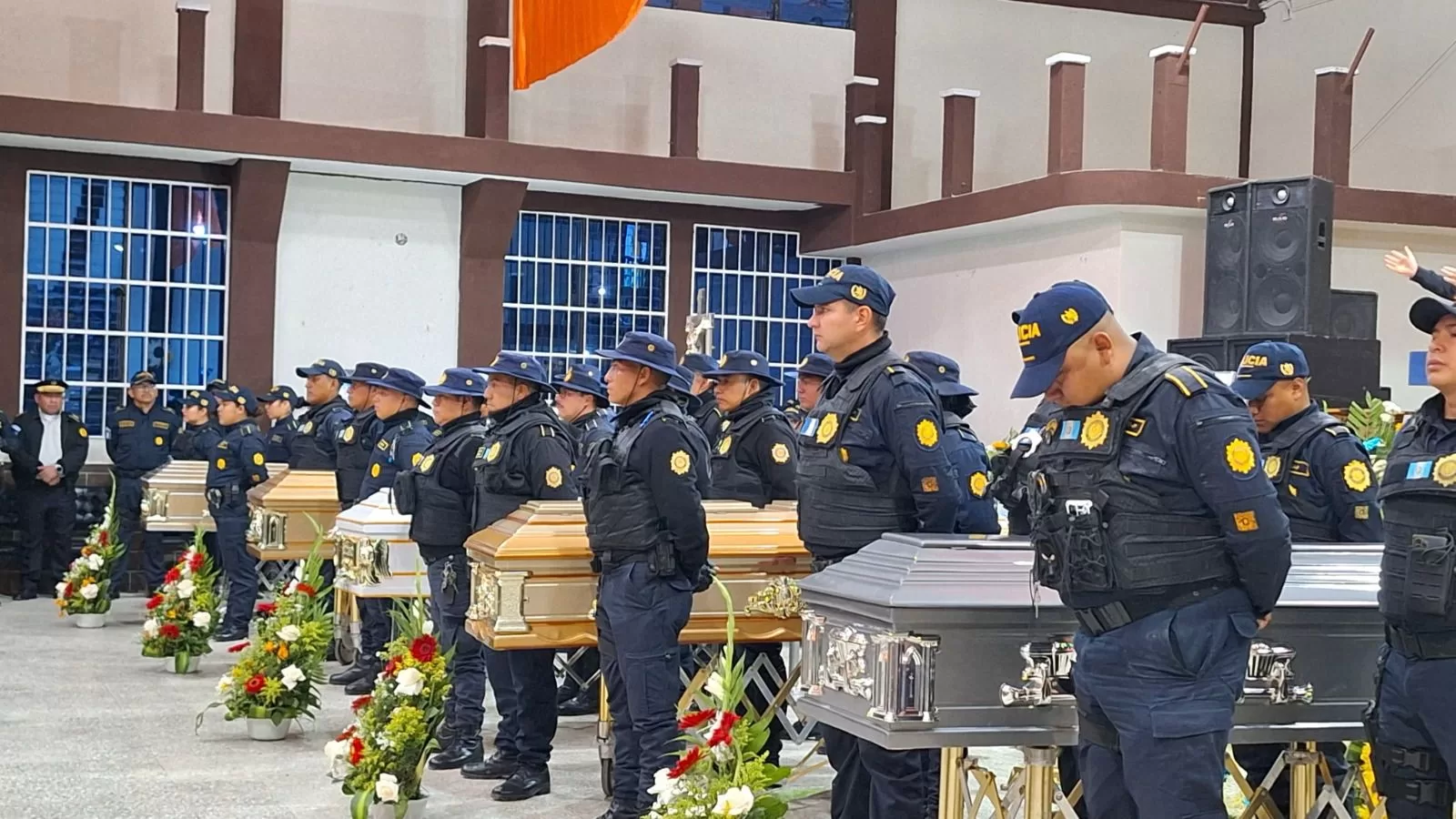 PNC rinde homenaje a cinco agentes fallecidos en accidente rumbo a San Marcos
