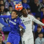 El Real Madrid pierde lo que resta de temporada al centrocampista francés Eduardo Camavinga por culpa de una grave lesión muscular en su pierna izquierda.