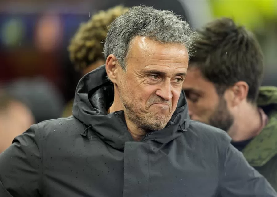 El entrenador del Paris Saint-Germain, Luis Enrique Martínez, dijo que son "justos merecedores" del pase a las semifinales de la Champions a perder 3-2 ante el Aston Villa.