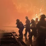 Incendio consume bodega de madera en zona 10 durante la madrugada