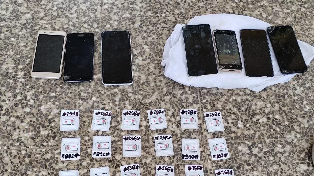 Encuentran más celulares y chips en nueva requisa en Pavón