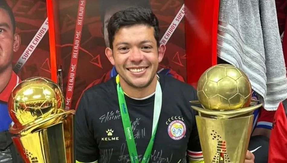 Héctor Moreira anuncia su retiro tras 20 años de carrera en el fútbol guatemalteco