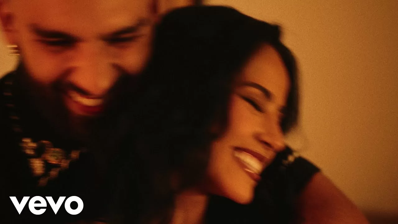 Becky G y Manuel Turizo lanzan “QUE HACES”, un himno tropical al amor | Música
