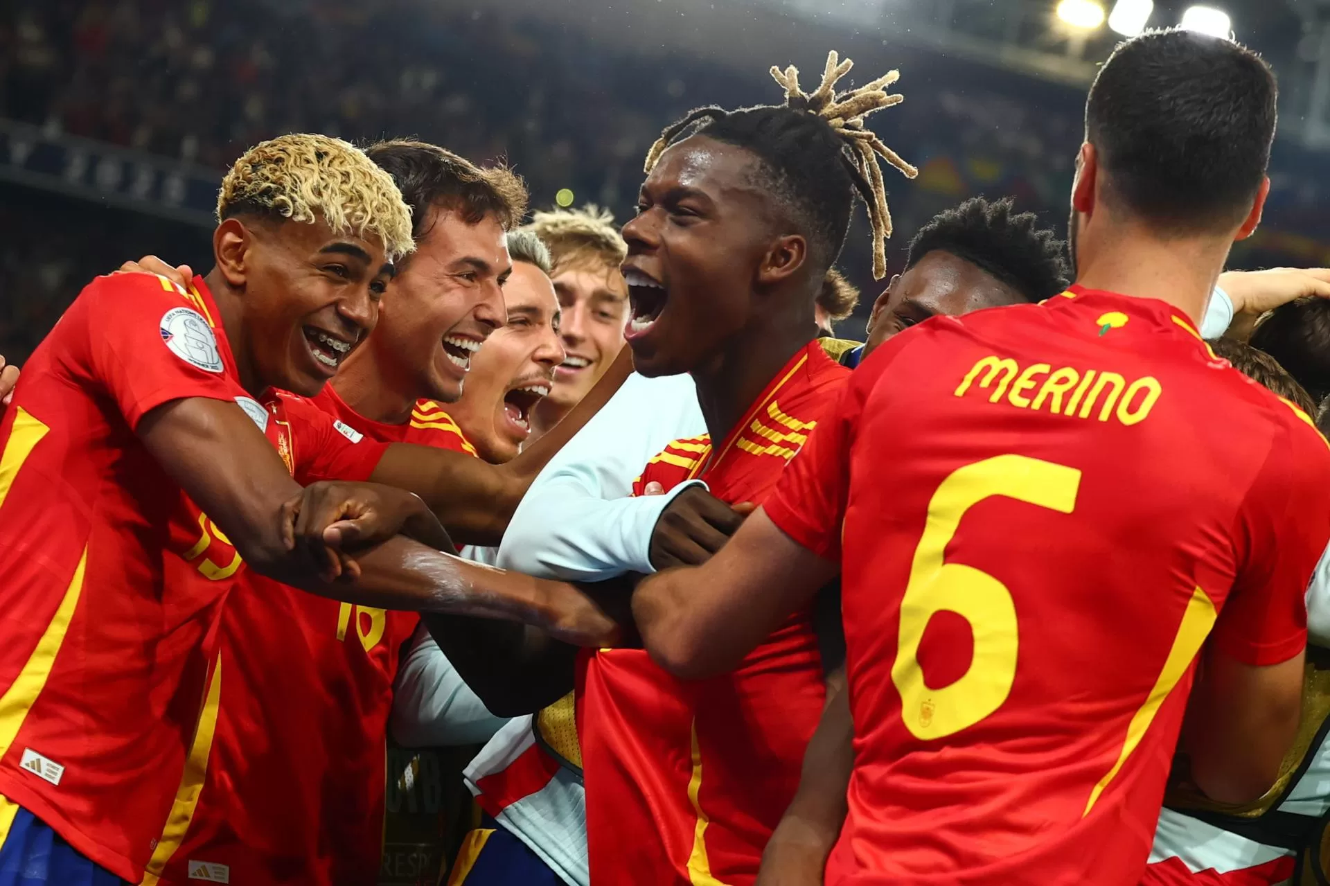 España pasa de la goleada al sufrimiento, pero logra su boleto a la final contra Portugal