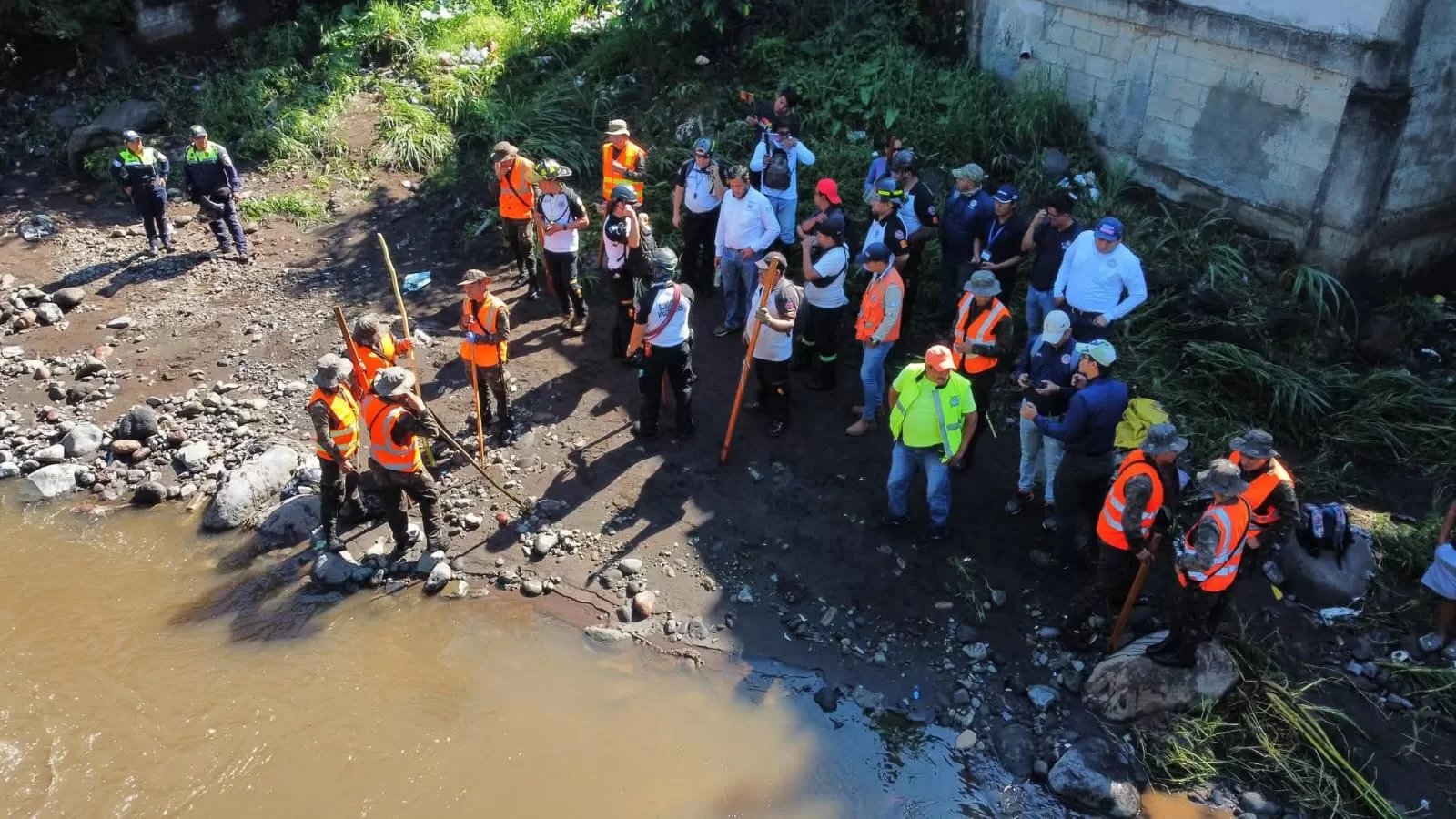 Hallan sin vida a joven arrastrada por corriente en Escuintla tras intensas lluvias