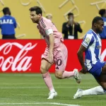 El argentino Leo Messi fue elegido como mejor jugador del partido del Inter Miami ante Oporto, en el que dio el triunfo a su equipo con un gran gol desde un tiro libre.