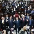 Tensión y reclamos marcan juramentación de la Comisión del TSE